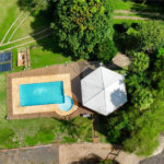 Chácara à venda no Condomínio Itaipu com chalé e vista privilegiada!