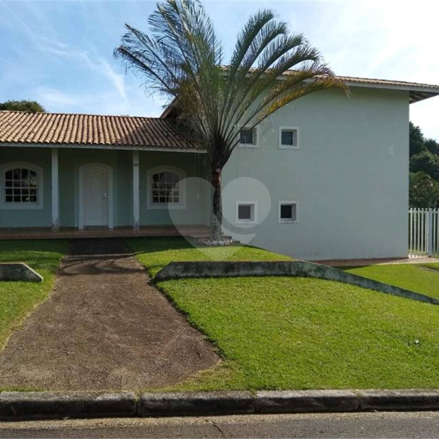 Casa à venda com 5 quartos, sendo 3 suítes, no condomínio Ville Chamonix, Itatiba - SP