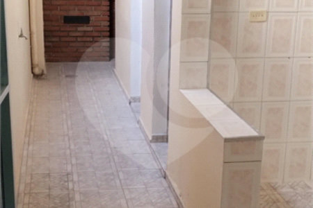 Sobrado à venda com 4 quartos, sendo 1 suíte, em Vila Nivi, São Paulo, SP