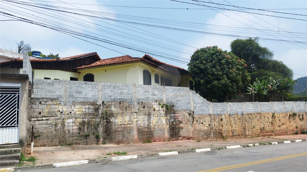 Casa à venda com 3 quartos, sendo 1 suíte, em Jardim Ikeda, Suzano, SP