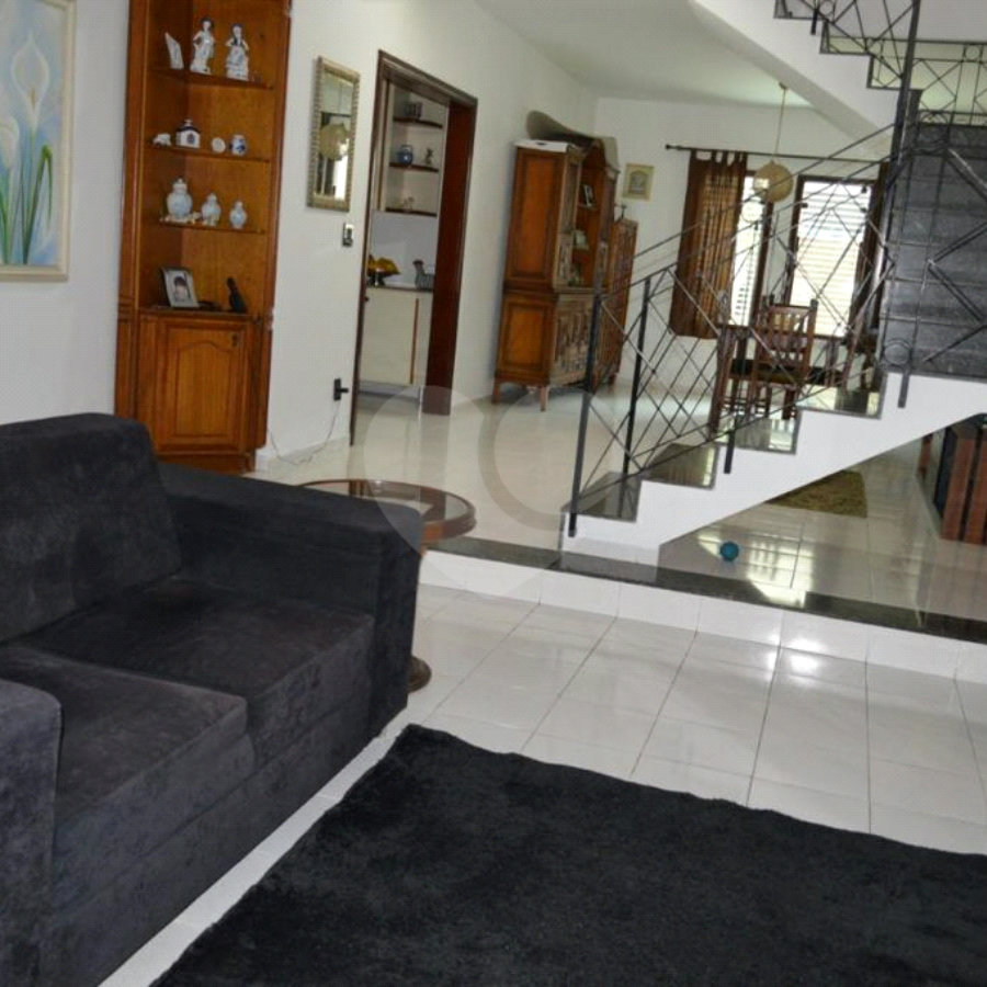 Casa à venda com 4 quartos, sendo 2 suítes, em Vila Mogilar, Mogi das Cruzes, SP