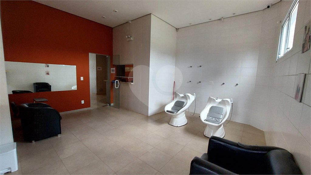 Casa à venda ou para alugar com 4 suítes no condomínio Figueira Garden, Atibaia - SP
