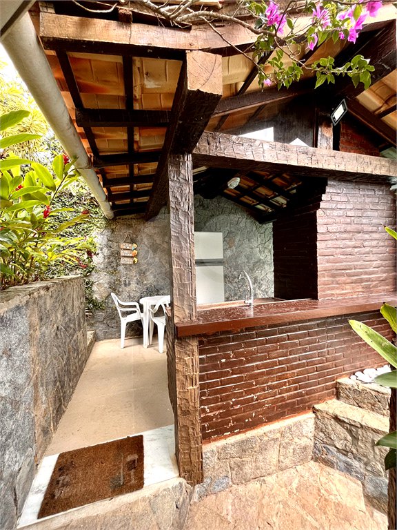 Casa à venda com 6 quartos, sendo 5 suítes,  em Alto de Búzios, Armação dos Búzios, RJ