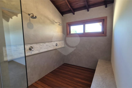 Casa à venda com 8 quartos, sendo 7 suítes, em Ferradura, Armação dos Búzios, RJ