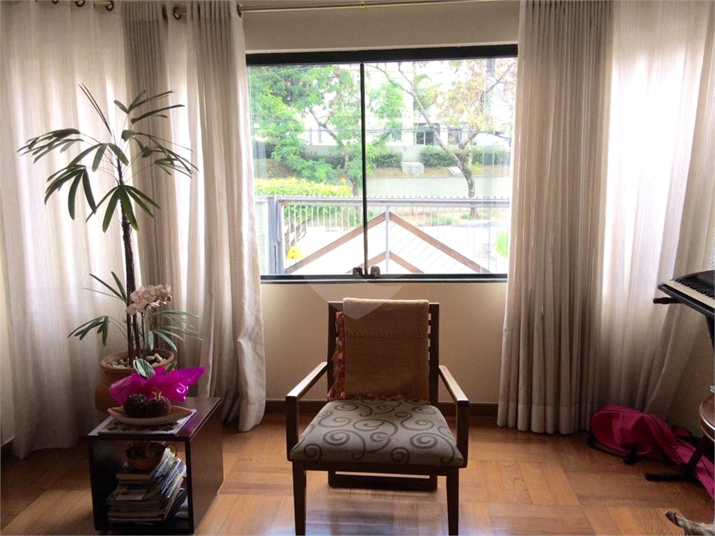 Sobrado à venda com 4 quartos, sendo 1 suíte, em Jardim Pinheiros, São Paulo, SP