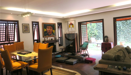 Casa à venda com 4 quartos, sendo 2 suítes,  no condomínio Vila das Flores, São Paulo - SP