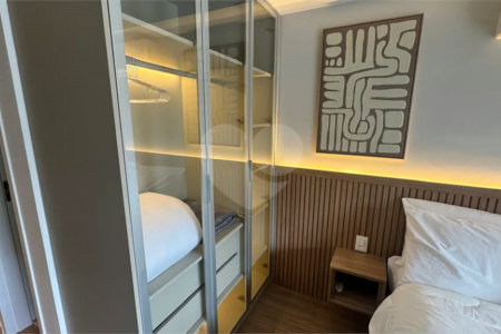 Studio mobiliado de 26m para locação em Moema