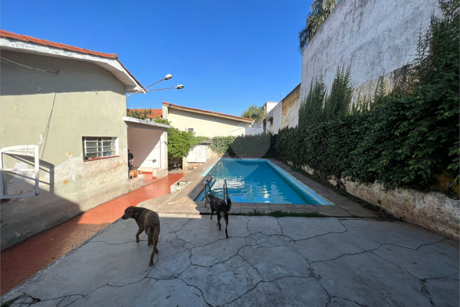 Casa à venda com 4 quartos, sendo 1 suíte,  em Morumbi, São Paulo, SP