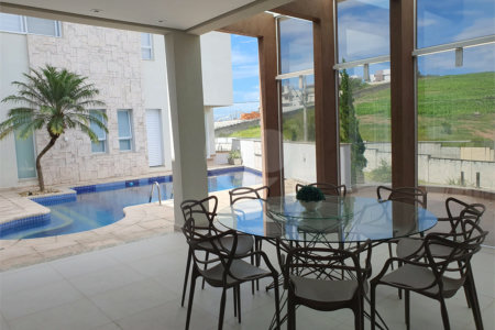 Casa à venda com 4 suítes no condomínio Residencial Jaguary, São José dos Campos - SP