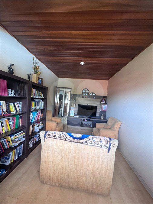 Casa à venda com 5 quartos, sendo 1 suíte, no condomínio Pedra Bonita, Rio de Janeiro - RJ