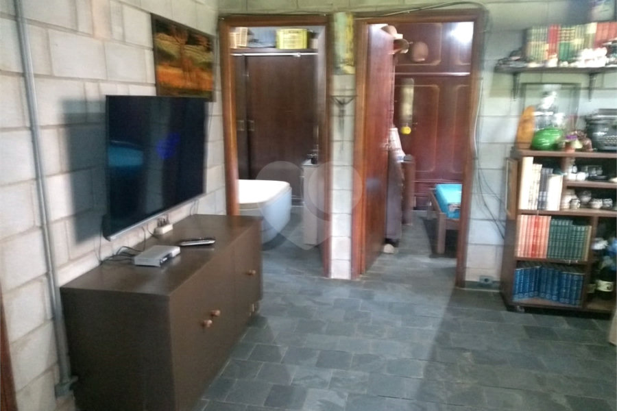 Casa à venda com 3 quartos, sendo 1 suíte, no condomínio Cinco Lagos, Mairiporã - SP