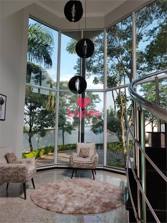 Casa à venda com 3 suítes no condomínio Jaridim Coleginho, Jacareí - SP