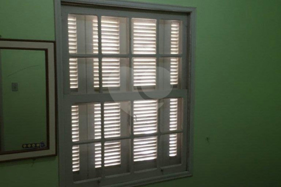 Casa à venda com 4 quartos, sendo 1 suíte, em Jardim das Laranjeiras, São Paulo, SP