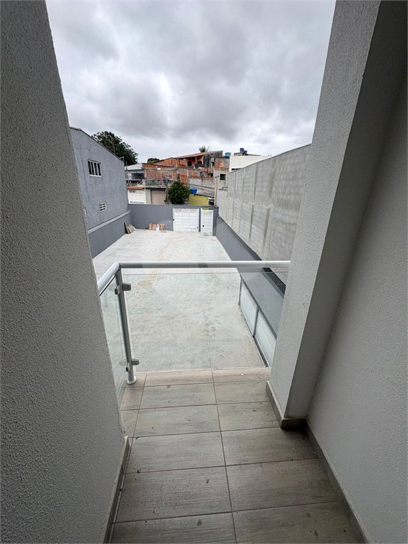 Casa à venda com 3 quartos, sendo 1 suíte, no condomínio Felipe Camarao, Poá - SP