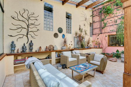 Casa à venda com 4 quartos, sendo 2 suítes, em Jardim Cordeiro, São Paulo, SP