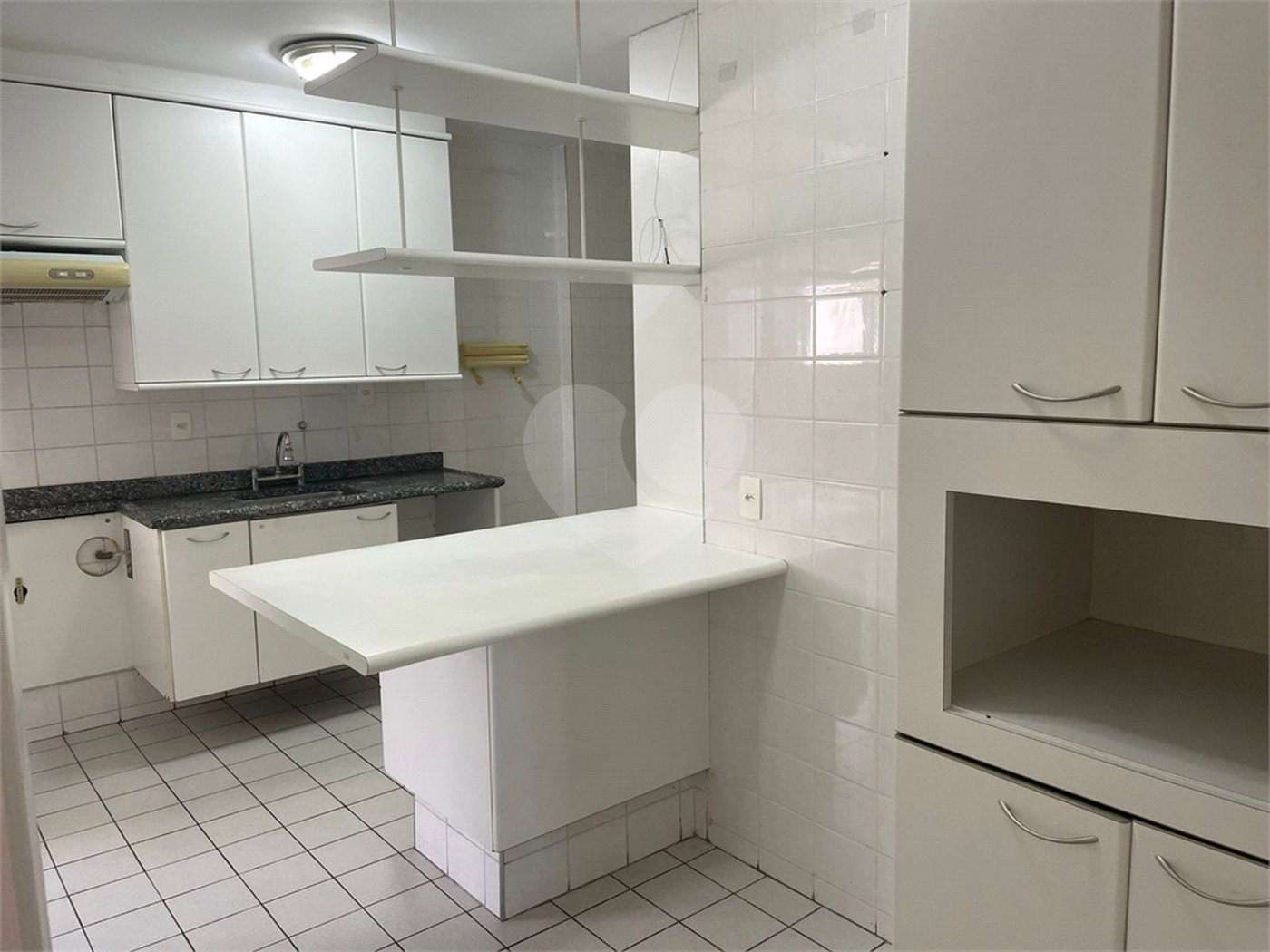 Apartamento para alugar com 3 quartos, sendo 1 suíte, em Indianópolis, São Paulo, SP
