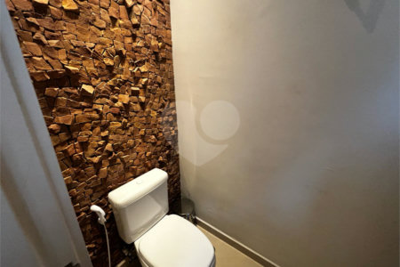 Casa à venda com 4 quartos, sendo 3 suítes,  em Vila Oliveira, Mogi das Cruzes, SP
