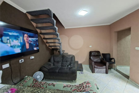 Casa à venda com 4 quartos, sendo 1 suíte,  em Vila Santa Maria, Guarulhos, SP