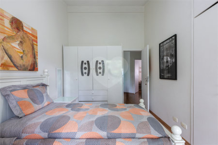 Sobrado à venda com 4 quartos, sendo 2 suítes,  em Vila Madalena, São Paulo, SP