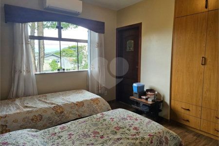 Casa à venda com 4 quartos, sendo 3 suítes, em Jardim Tapajós, Atibaia, SP