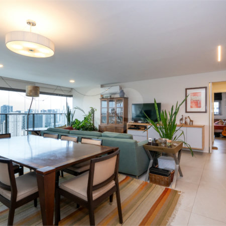 Apartamento à venda com 3 suítes em Campo Belo, São Paulo, SP