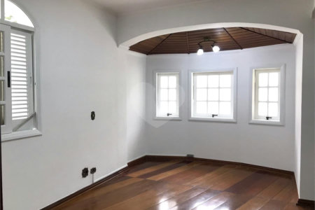 Sobrado à venda com 4 quartos, sendo 3 suítes, em Alto da Boa Vista, São Paulo, SP