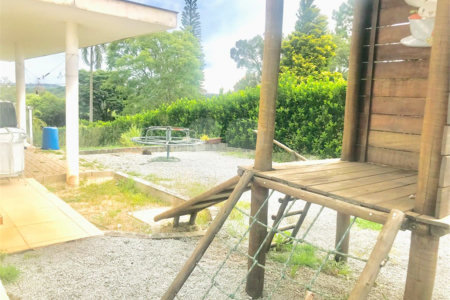 Casa à venda com 3 quartos, sendo 1 suíte, no condomínio Residencial Patrimônio do Carmo, São Roque - SP
