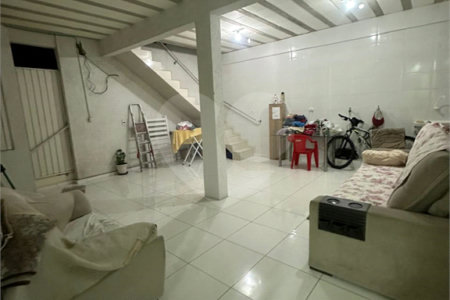 Sobrado à venda com 4 quartos em Jardim Luciana, Itaquaquecetuba, SP