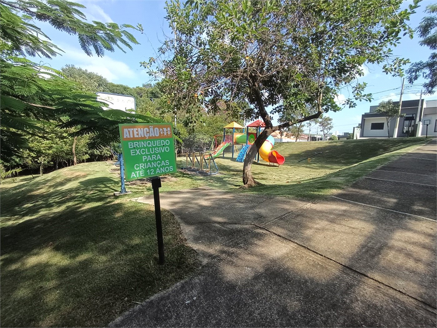 Casa à venda com 3 quartos, sendo 1 suíte,  no condomínio Ipes 2, Tatuí - SP