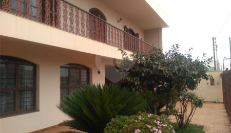 Casa à venda com 4 suítes em Jardim Itália, Itapetininga, SP