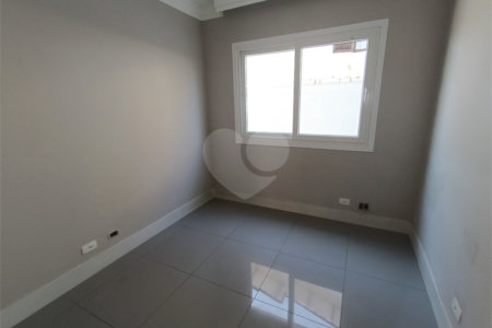 Casa à venda com 4 quartos, sendo 2 suítes, no condomínio Terras de Santa Adélia, Vargem Grande Paulista - SP