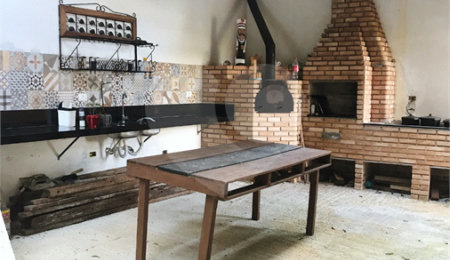 Casa à venda ou para alugar com 3 quartos, sendo 1 suíte, no condomínio Parque Suiça, Caieiras - SP