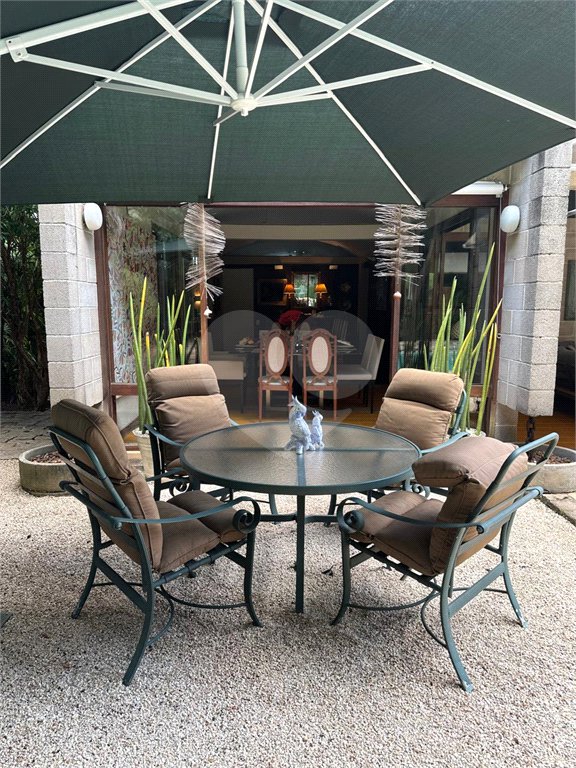 Casa à venda com 5 quartos, sendo 3 suítes, em Morumbi, São Paulo, SP