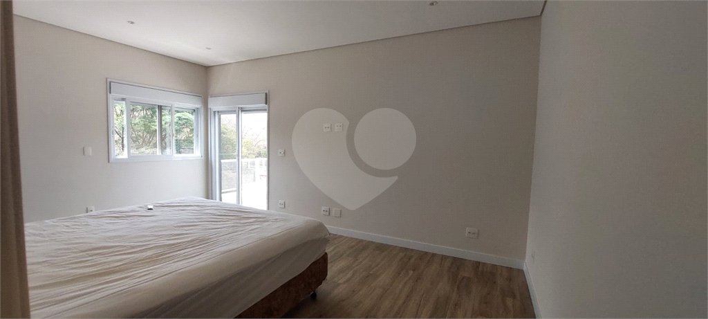 Casa à venda com 3 suítes no condomínio Figueira Garden, Atibaia - SP