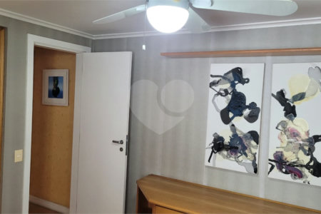 Casa à venda com 4 quartos, sendo 2 suítes, no condomínio Crystal Lake, Rio de Janeiro - RJ