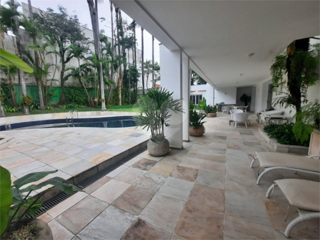 Casa para alugar com 4 quartos, sendo 2 suítes,  em Alto da Boa Vista, São Paulo, SP