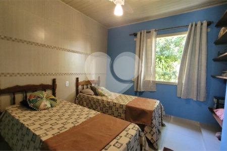 Casa à venda com 4 quartos, sendo 2 suítes, no Centro, Santa Cruz Cabrália, BA