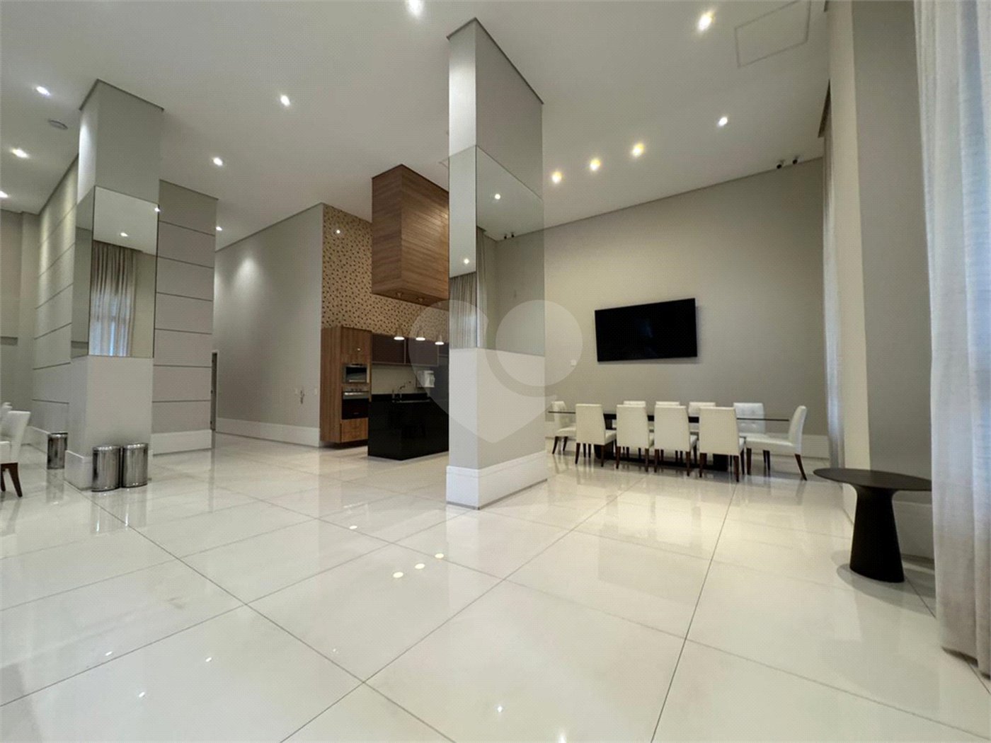 Apartamento à venda ou para alugar com 4 suítes em Santa Teresinha, São Paulo, SP