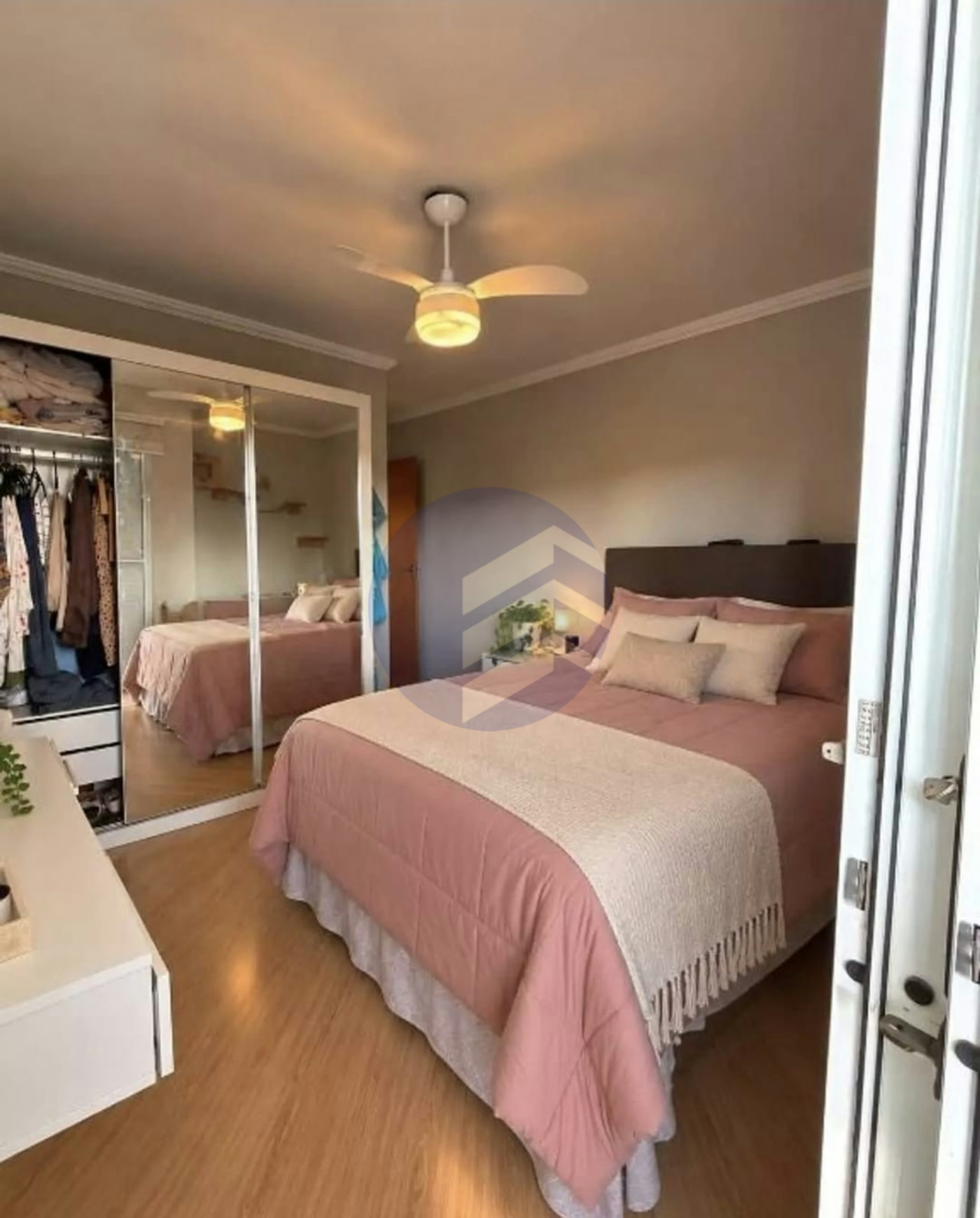 Casa à venda com 3 quartos, sendo 1 suíte, em Jardim Esmeralda, São Paulo - SP