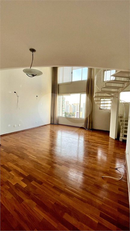 COBERTURA A VENDA COM 3 DORMITORIOS, 1 SUITE, 2 VAGAS, METRAGEM 210M², SÃO JOSÉ DOS CAMPOS/SP.