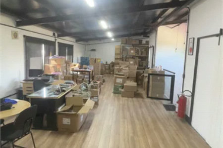Incrível imóvel comercial com 250 metros de área construída com 5 salas e 2 cozinhas com 5 vags no caxingui
