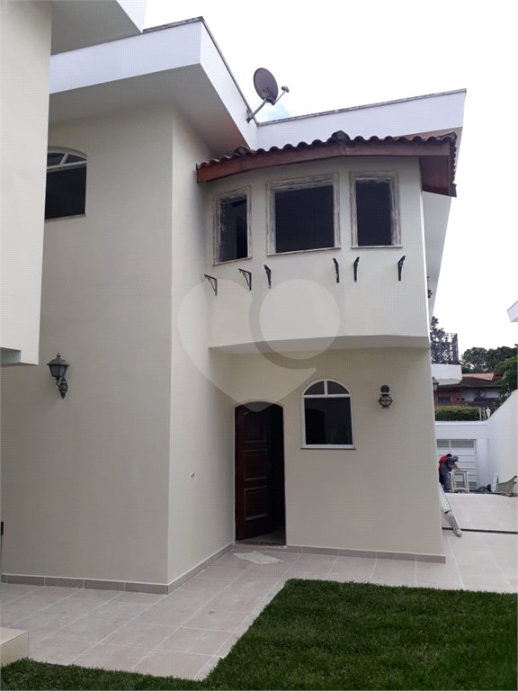 Sobrado à venda com 4 quartos, sendo 3 suítes, em Alto da Boa Vista, São Paulo, SP
