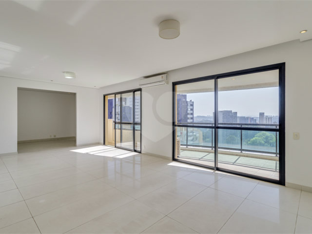 Apartamento à venda com 3 quartos, sendo 1 suíte,  em Morumbi, São Paulo, SP