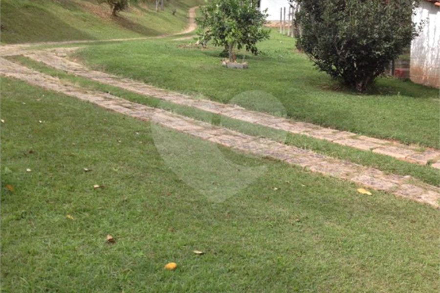 Chácara à venda com 3 quartos, sendo 1 suíte, no Centro, Bom Jesus dos Perdões, SP