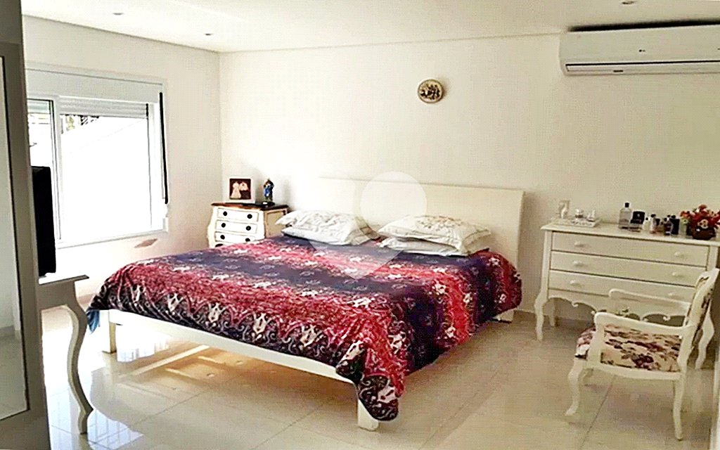 Casa à venda com 4 quartos, sendo 3 suítes, em Santana, São Paulo, SP