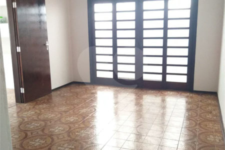Casa à venda com 4 quartos, sendo 1 suíte,  no Centro, Vinhedo, SP