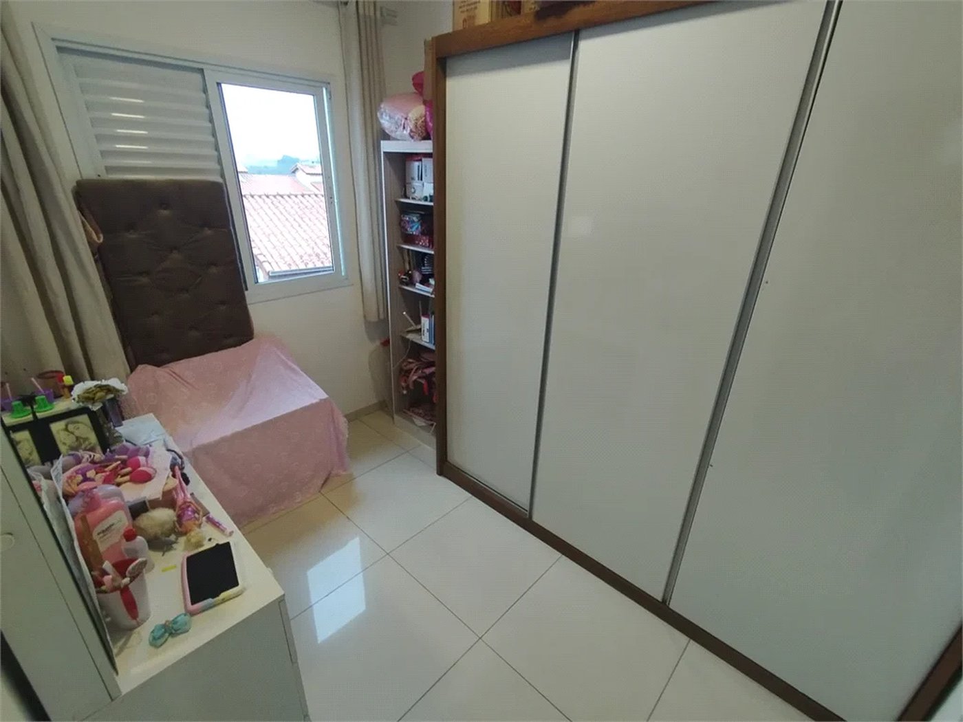 Casa à venda com 2 quartos, sendo 1 suíte,  no condomínio Residencial Viva Vida, Cotia - SP