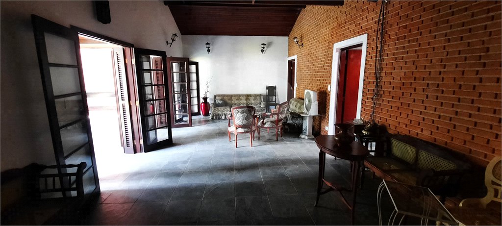 Casa à venda ou para alugar com 4 quartos, sendo 2 suítes, em Mantiqueira, Mairiporã, SP