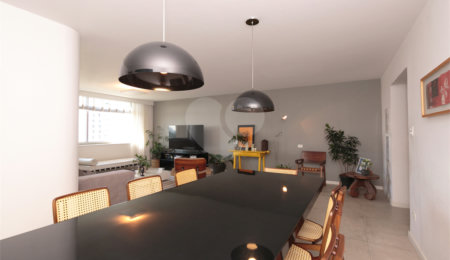 Apartamento à venda com 4 quartos, sendo 1 suíte,  em Alto da Boa Vista, São Paulo, SP
