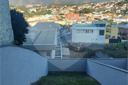 Sobrado à venda com 2 suítes em Jardim Imperial, Atibaia, SP